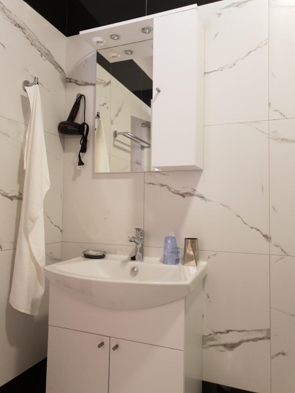 Apartments Leon Нин Экстерьер фото