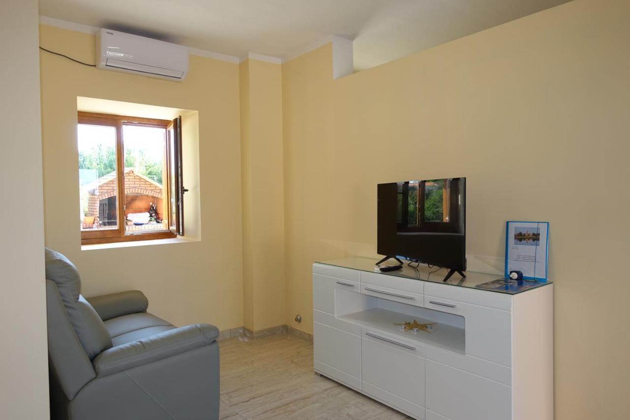 Apartments Leon Нин Экстерьер фото