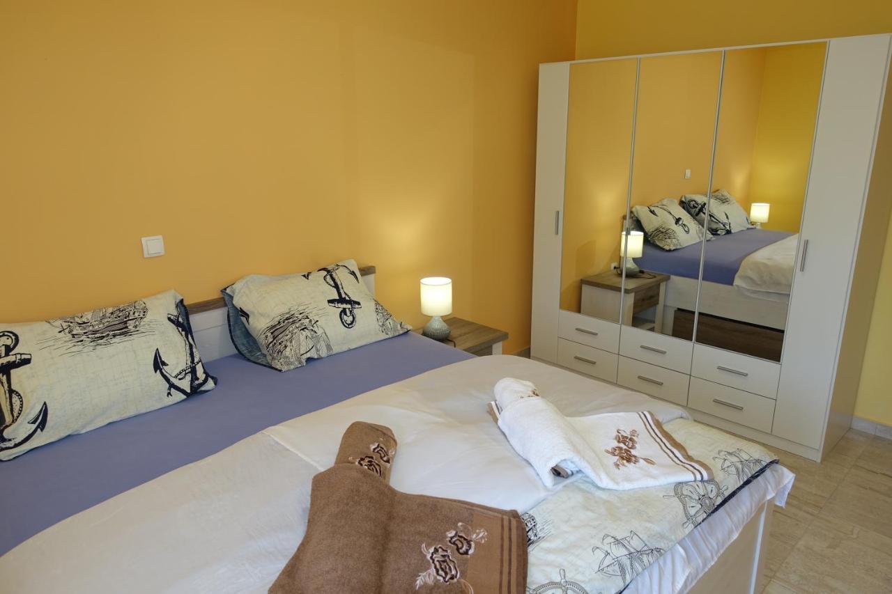Apartments Leon Нин Экстерьер фото