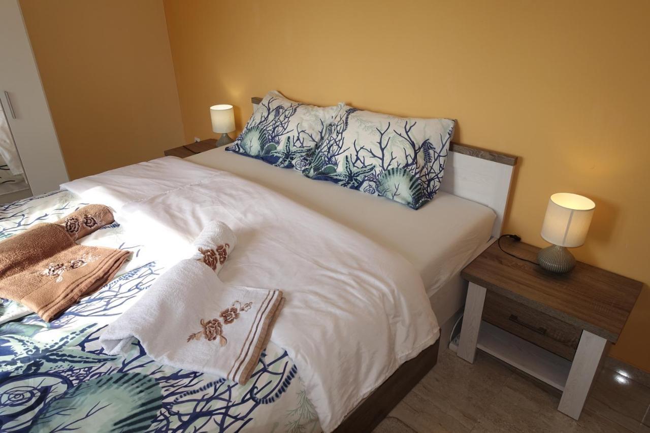 Apartments Leon Нин Экстерьер фото